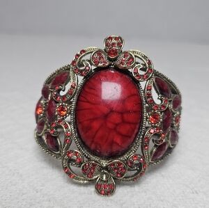 Gothic Revival hinged bangle